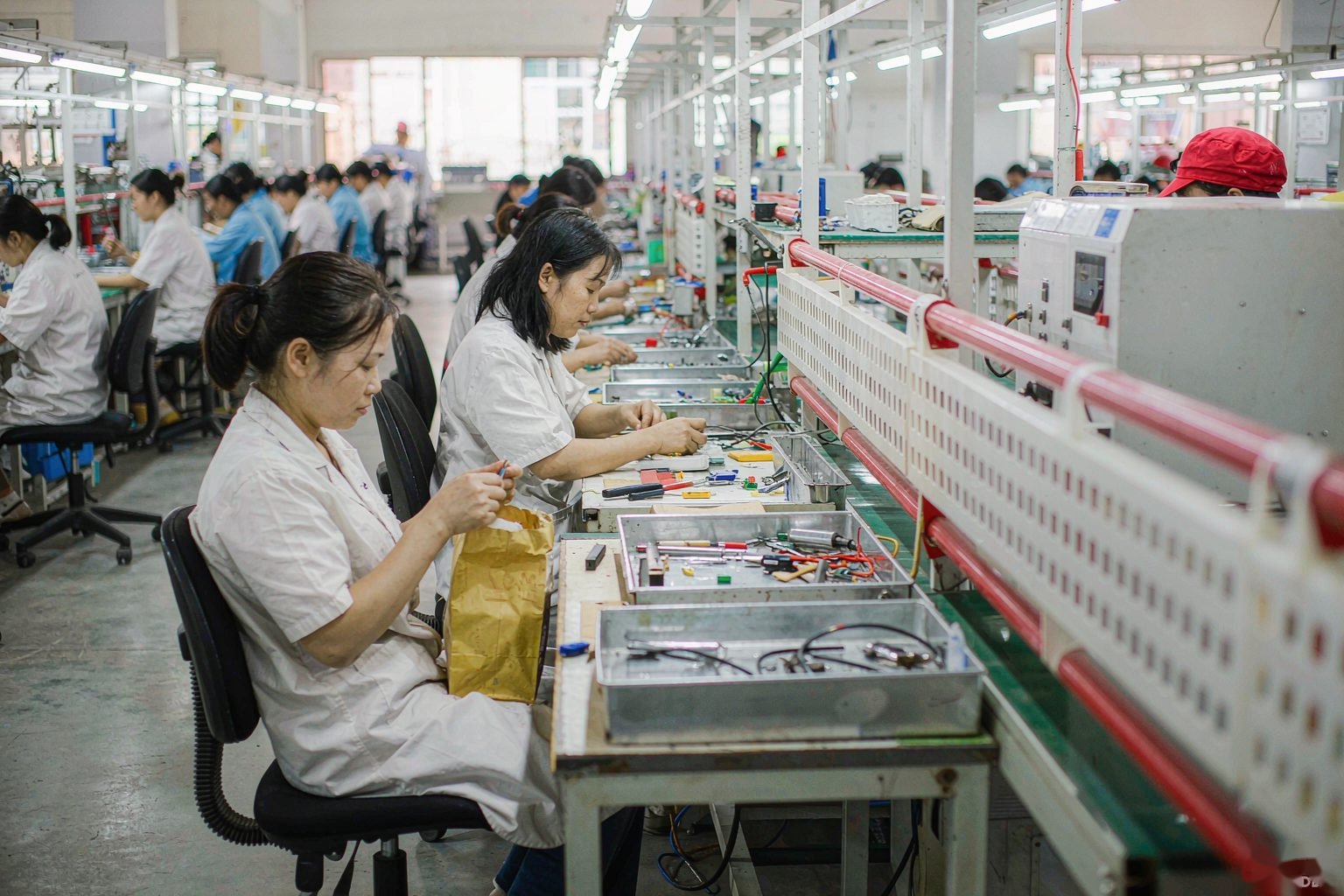 Daily production follow-up at a supplier factory